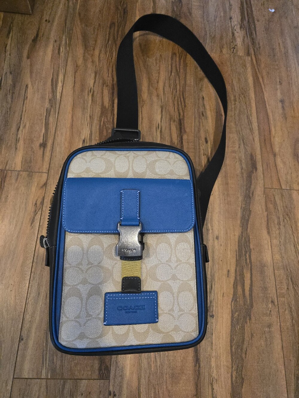 COACH Tracker Sling